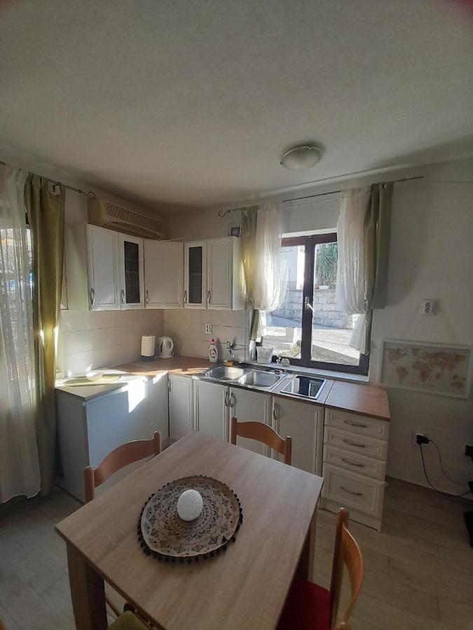 Apartments Nikovic Рисан Екстериор снимка